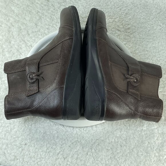 Clarks Booties Womens US Sz 7M Brown 15807 Leather Ankle Zipper Soft Cushion - Picture 5 of 9